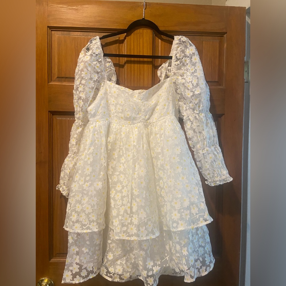 NWOT! Storia daisy 🌼 White and Yellow babydoll style Dress Sz large
